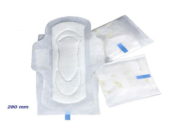 Белое PE Backsheet подогнало Hypoallergenic санитарные пусковые площадки для тяжелого кровотечения